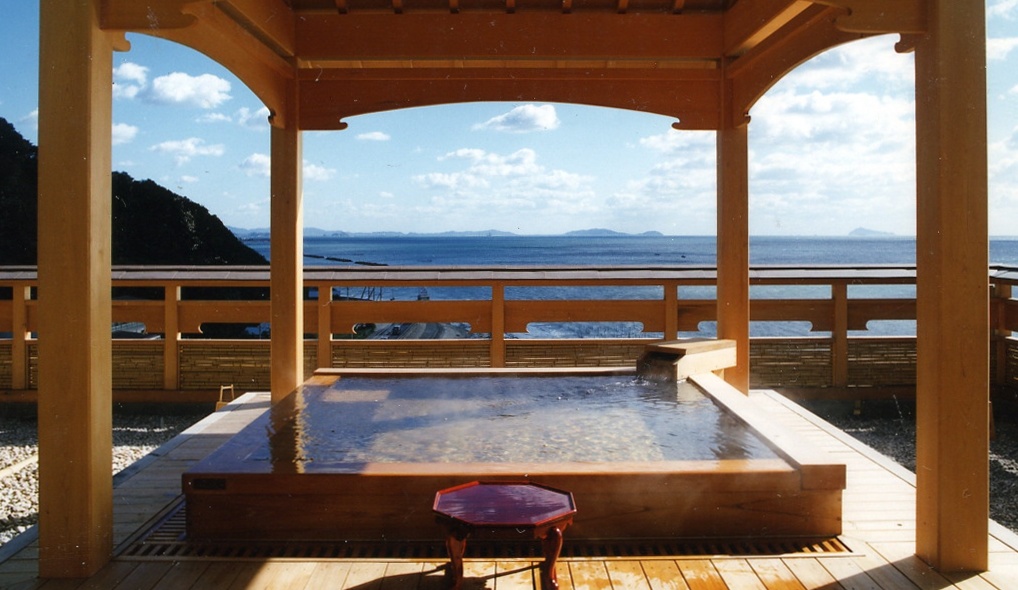 只今唯有温泉水，聊慰风尘在东瀛——八家日本温泉旅馆，极尽东瀛骀荡风光。
