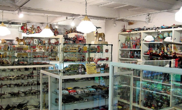 Yokohama Tinplate Toy Museum