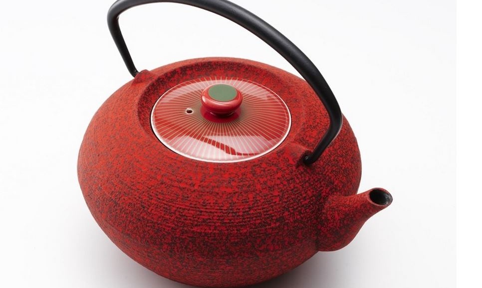 Hira:彩色带陶瓷盖的铸铁茶壶