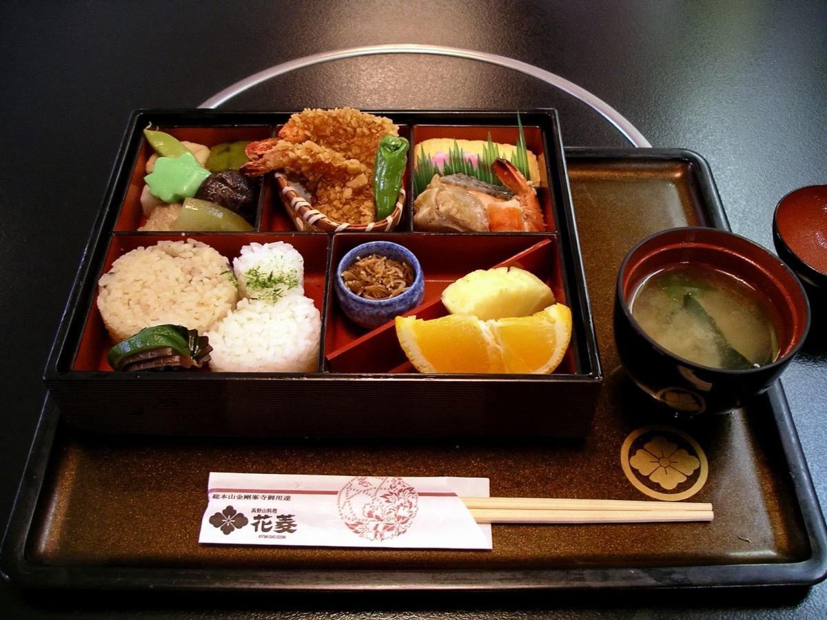 3. Makunouchi, the ‘Between Acts’ Bento