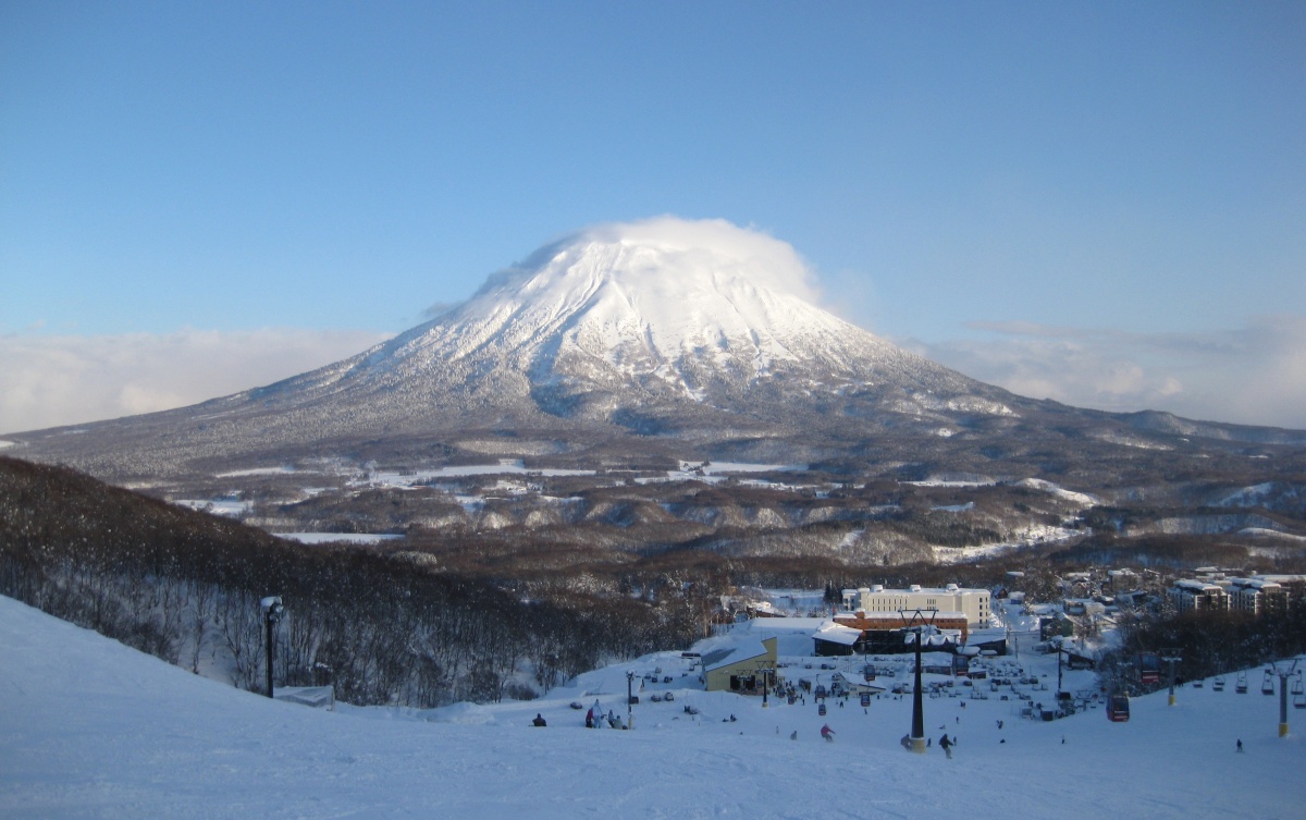 2. ภูเขาไฟ Yotei (Hokkaido)