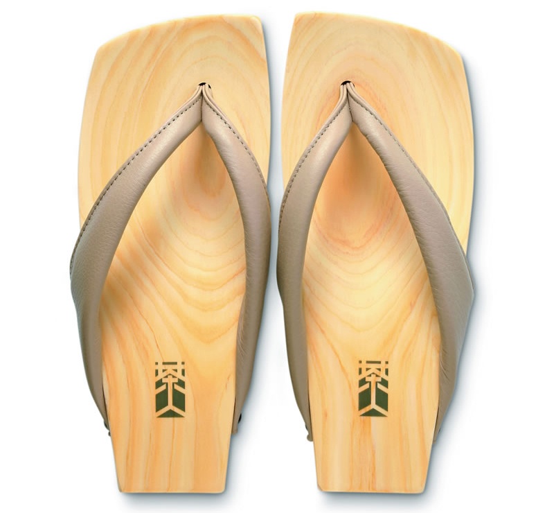 3. Men's Saijin Geta Sandals (US$118.10)