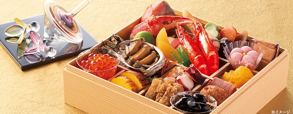 5. Osechi 1 ชั้นจาก 7-Eleven—9,000 เยน