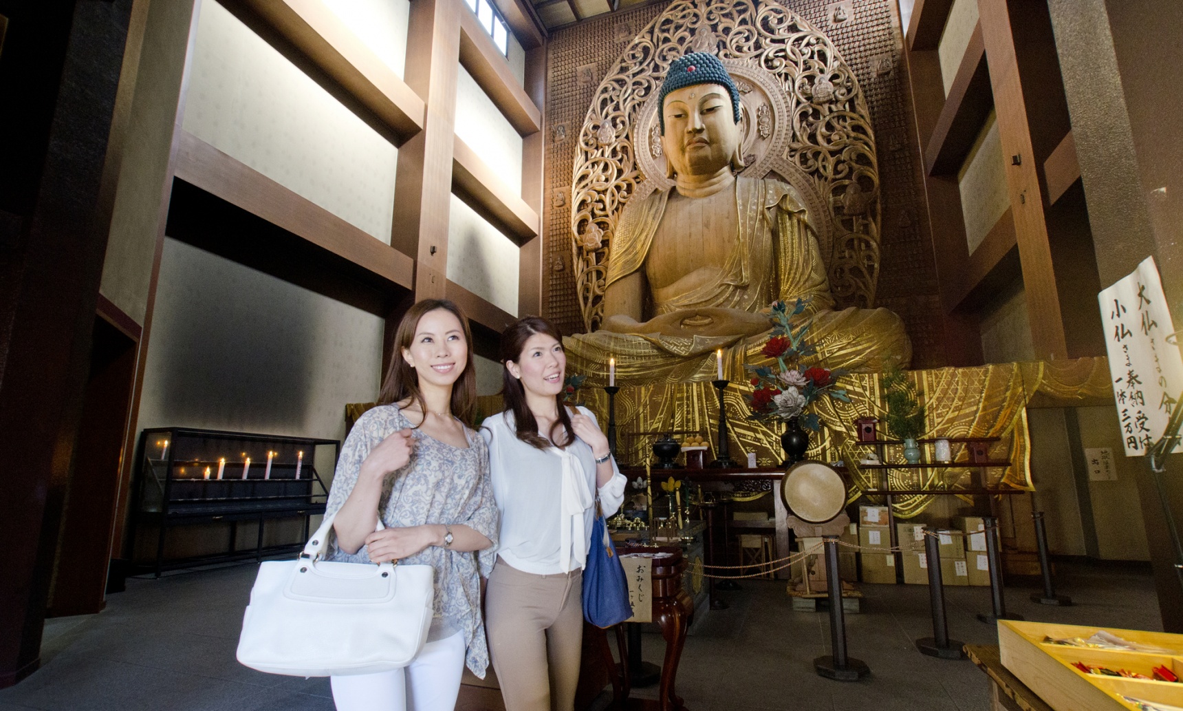 藏有10.8米高的日本最大木造大佛的寺庙 东长寺