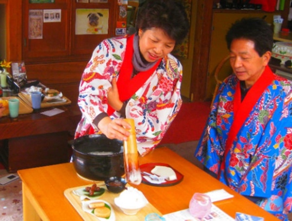 2. Ryukyu-Style Tea Ceremony