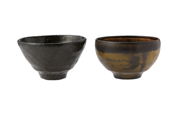1. Yoganyu no Utsuwa (Lava-Glazed Pottery)