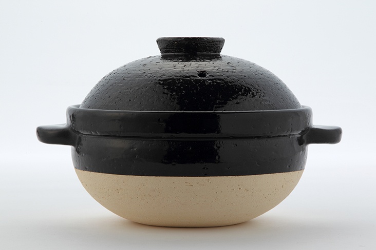1. Kamado-san Earthenware Cooking Pot