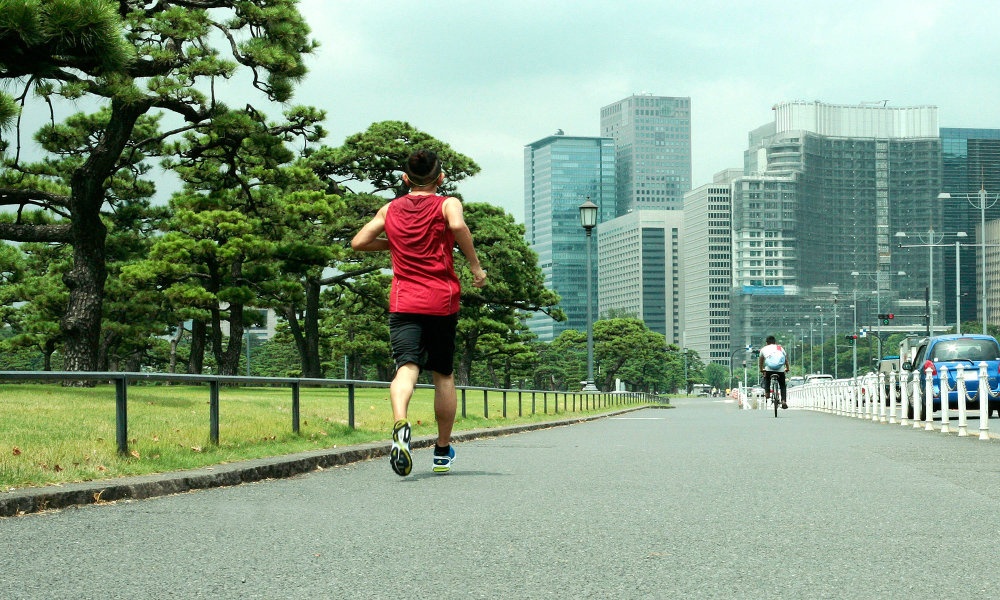 在东京皇宫慢跑