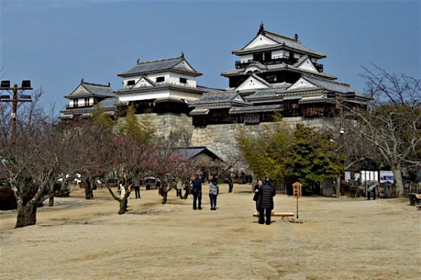 2. Matsuyama Castle (Matsuyama City, Ehime, ☆☆☆☆☆)