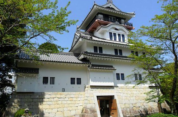 10. Nakamura Castle (Shimanto, Kochi, ☆☆)