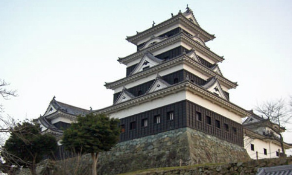 3. Ozu Castle (Ozu City, Ehime, ☆☆☆☆)