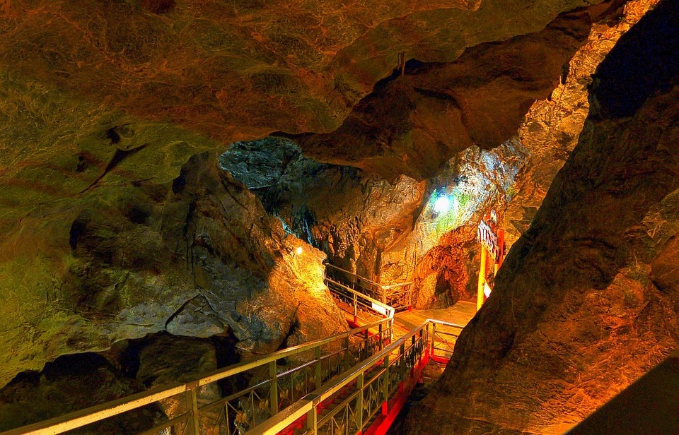 1. Kyusendo Cave