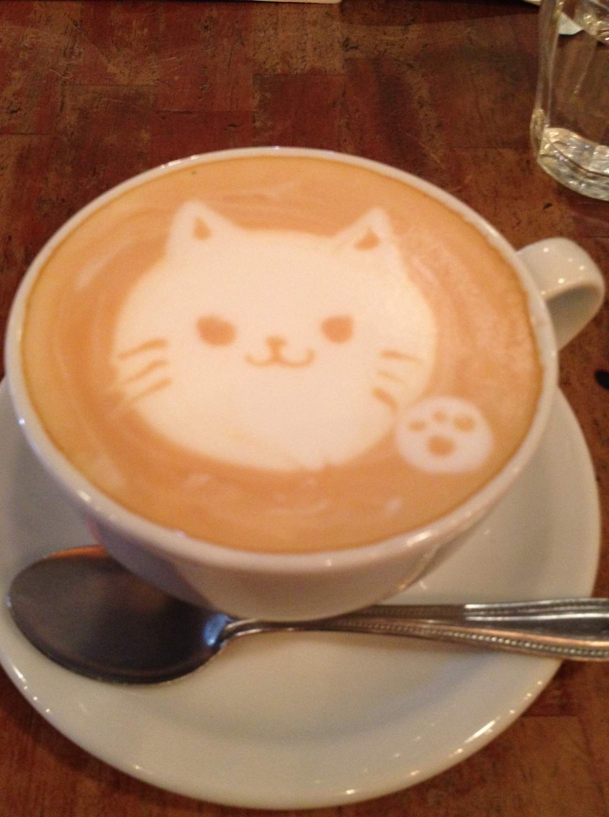 1. น้องแมวลาเต้ จาก Double Tall Cafe (Harajuku)