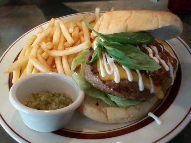 4. OCEANS BURGER INN (Tennozu)