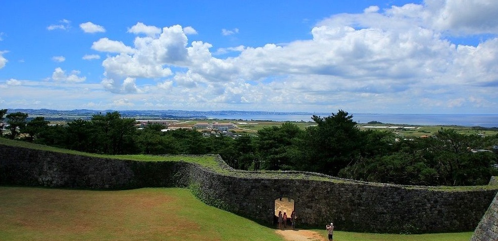 3. ปราสาท Zakimi (เมือง Yomitan)