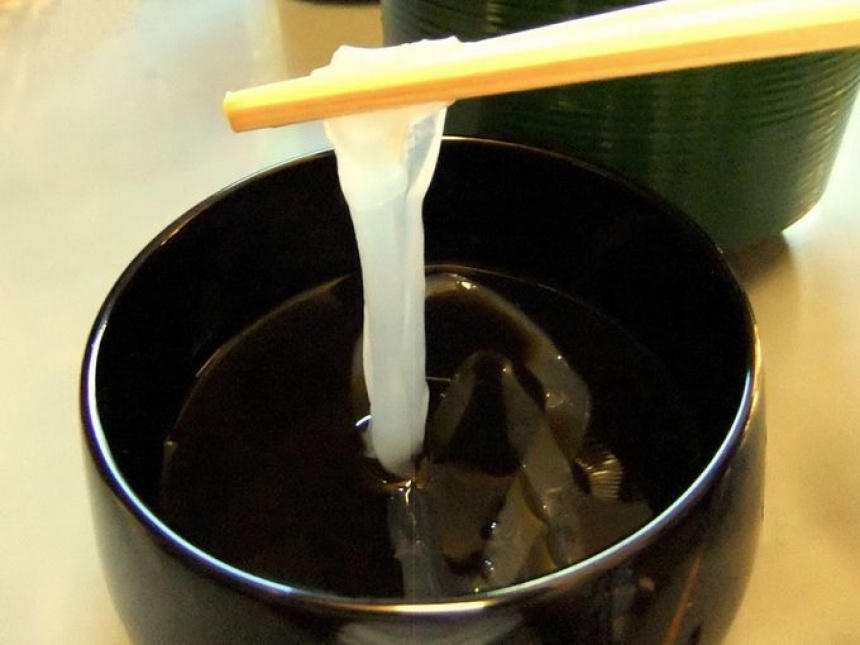 8. Kagizen - traditional Kuzukiri Mochi