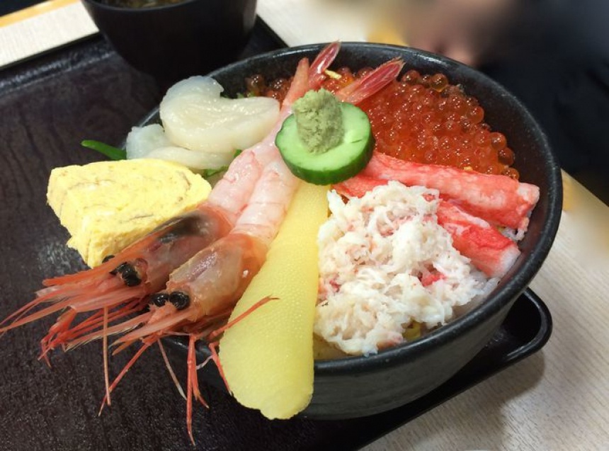 4. Indulge yourself at the Donburi Yokocho Market