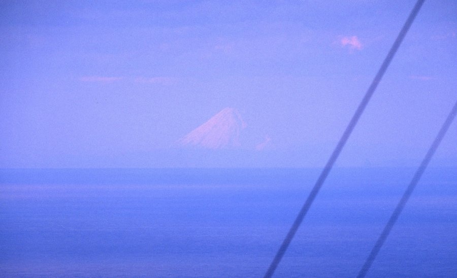 从远处拍到的富士山