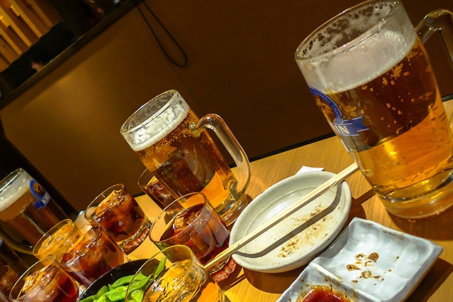 1. Biiru nomu hito ? (ビール飲む人？) ใครดื่มเบียร์บ้าง