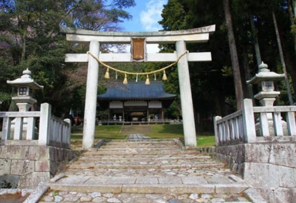 Zen Pilates at Jyuge Shrine