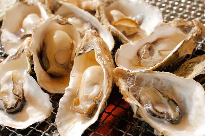 อาหารรสเลิศที่สามารถลิ้มรสได้ที่นี่ ② หอยนางรมเกาะคุจูคุชิมะ