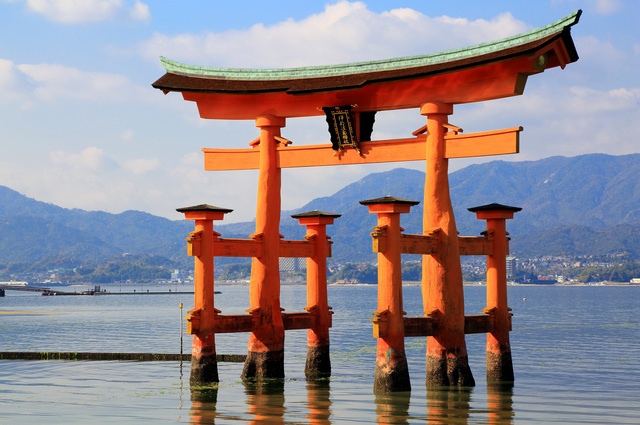 8. Itsukushima Shrine (Hiroshima)
