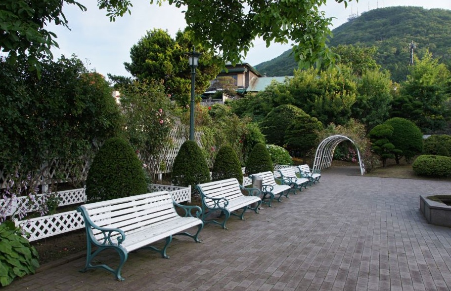 3. จิบชาที่ สถานกงสุลอังกฤษเก่า (Old British Consulate of Hakodate)