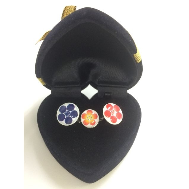 14. Crest Cuff Links