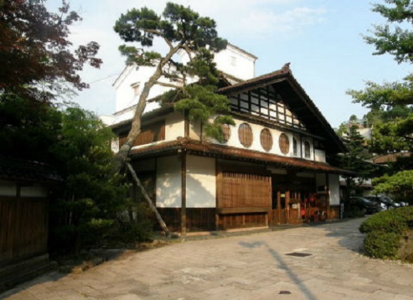 4. Hoshi Ryokan (718)