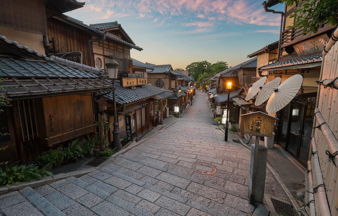 Get 'Spirited Away' by These Photos of Kyoto