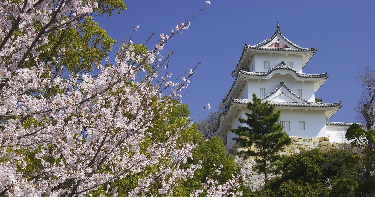 2. Akashi Castle Park