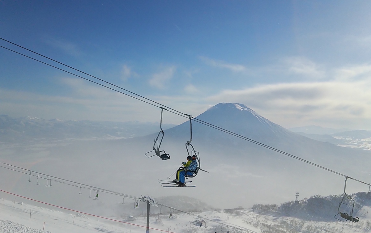 4. Niseko United (Annupuri, Village, Grand Hirafu)