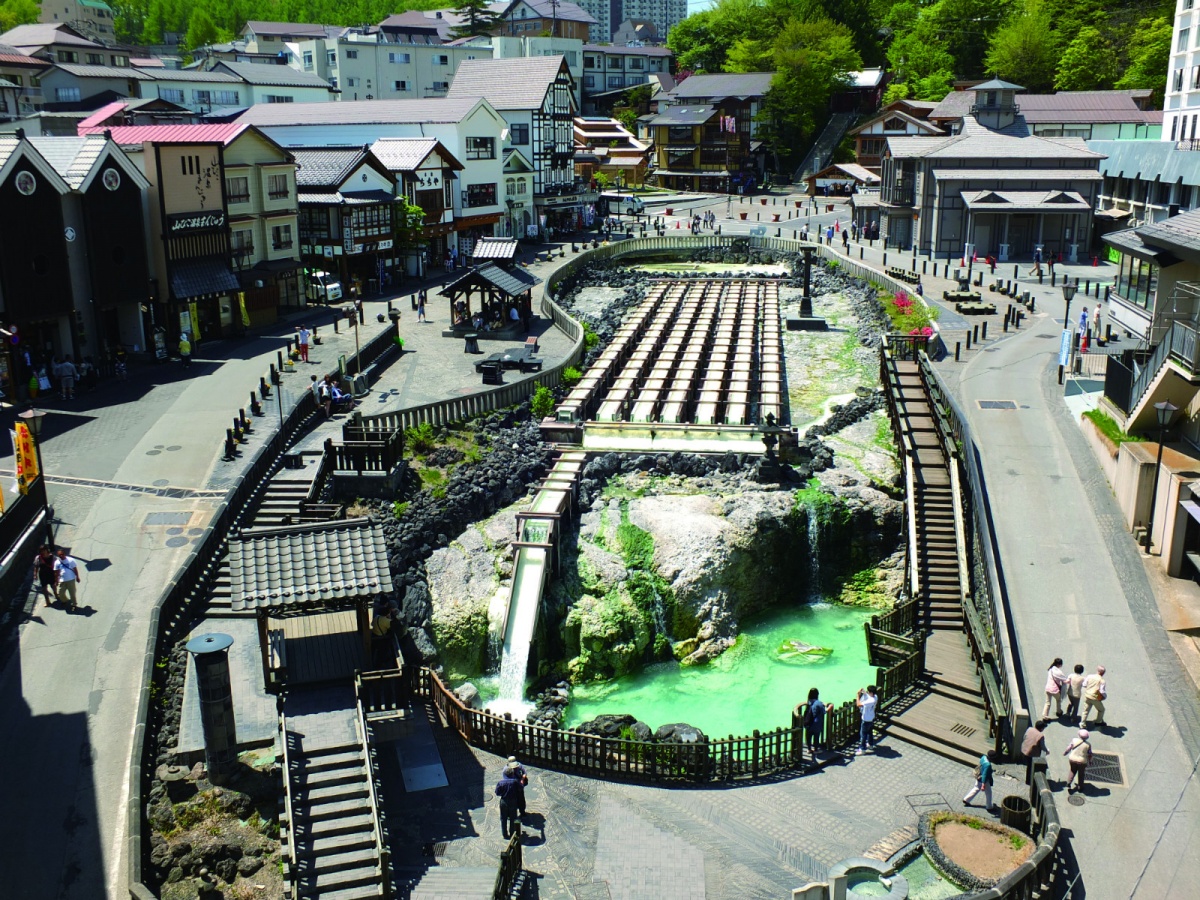 日本最大自然湧出量—草津溫泉（群馬縣）