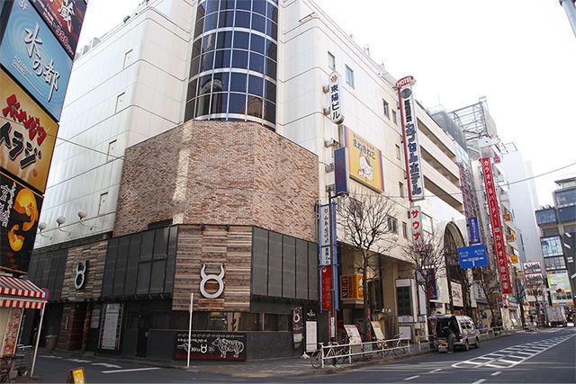 โรงแรมแคปซูล ถูกที่สุดในแถบชินจูกุ อยู่ในคาบุกิโจ ใกล้สถานี JR Shinjukuและรถไฟสายอื่นๆ