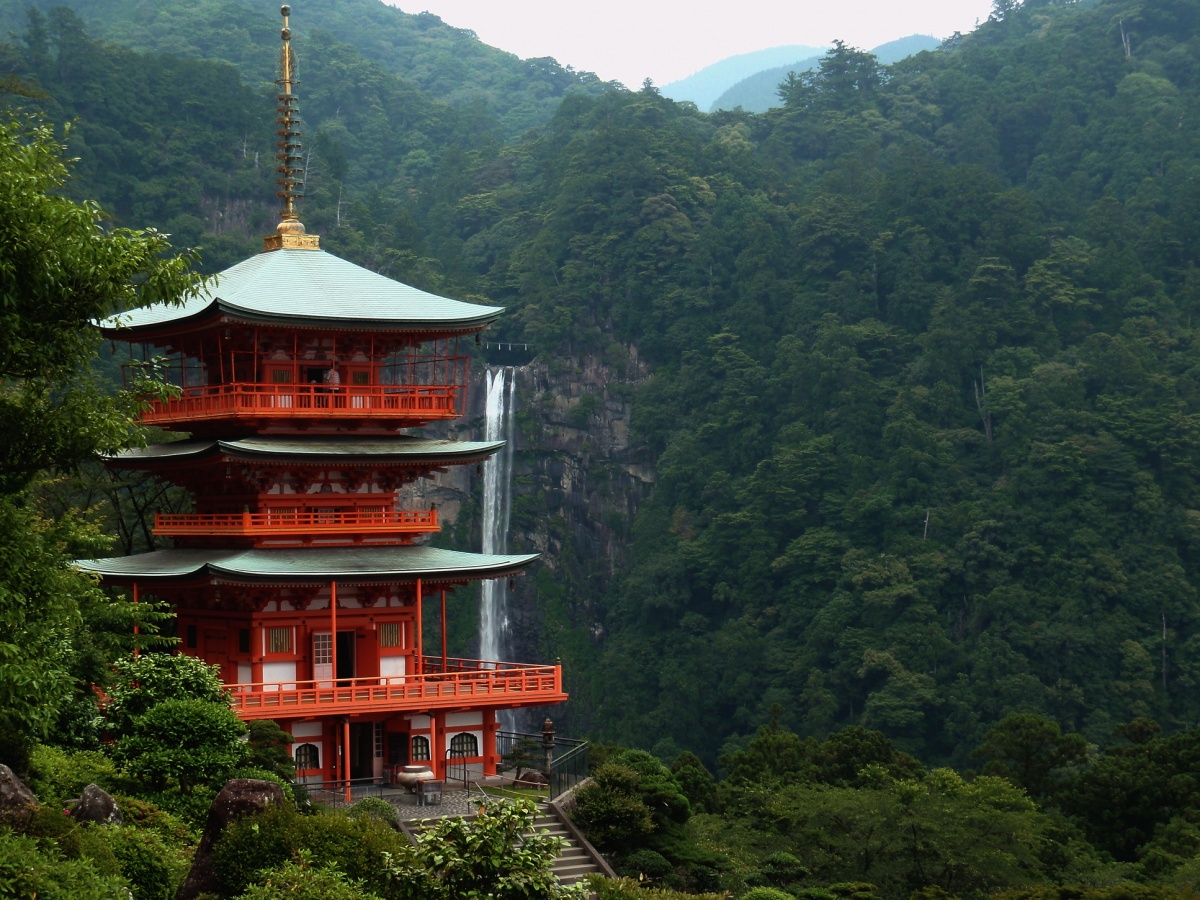 Fall in Love with Nachi Falls & Kumano Nachi Taisha