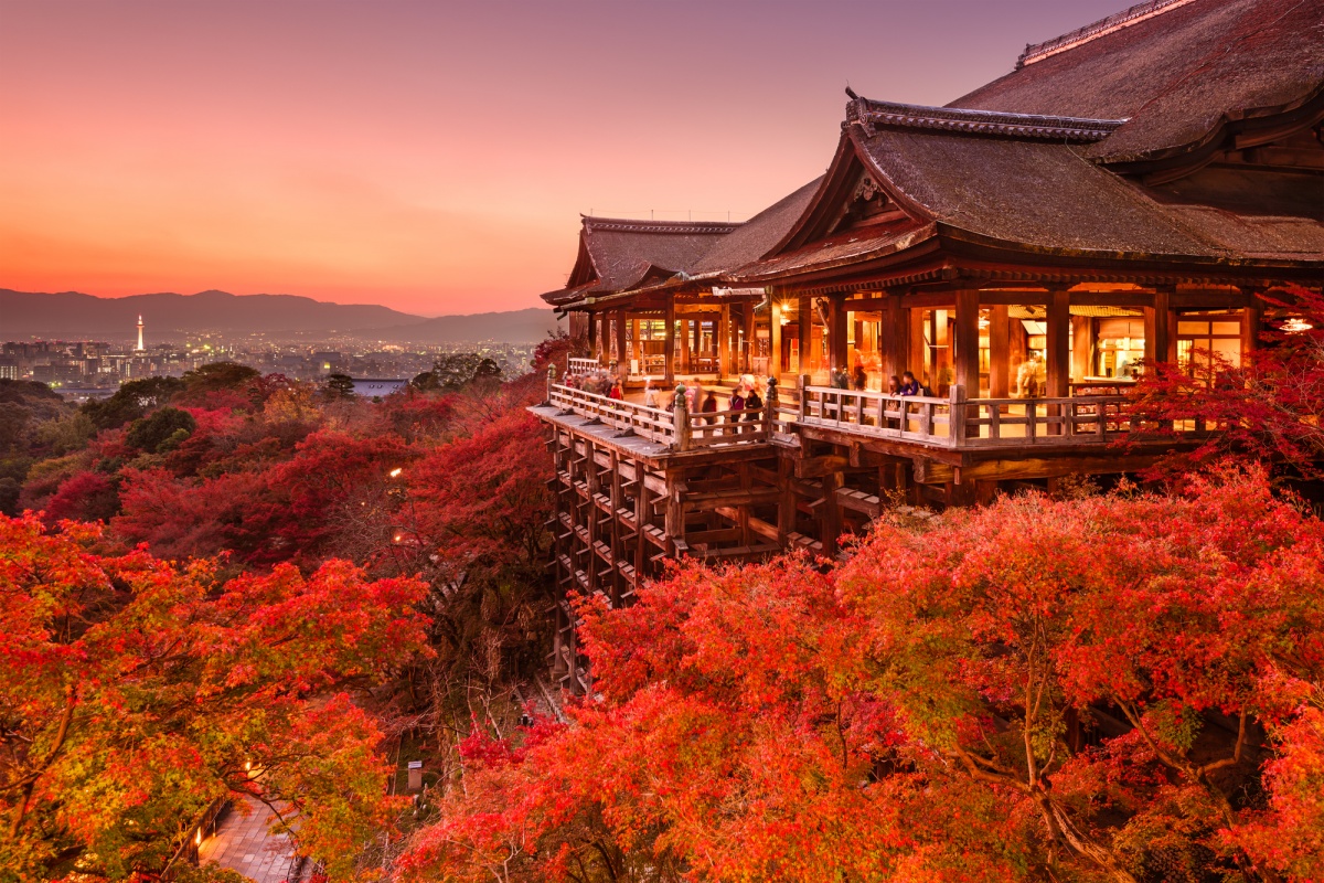 1. วัดคิโยมิสึเดระ (Kiyomizu-dera: 清水寺)