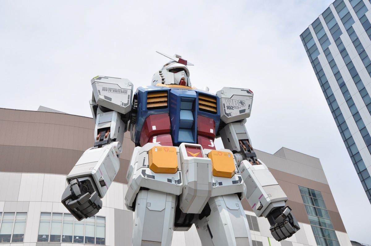 จากรุ่นเก่าสู่รุ่นใหม่ RX-78-2 สู่ RX-0 Unicorn