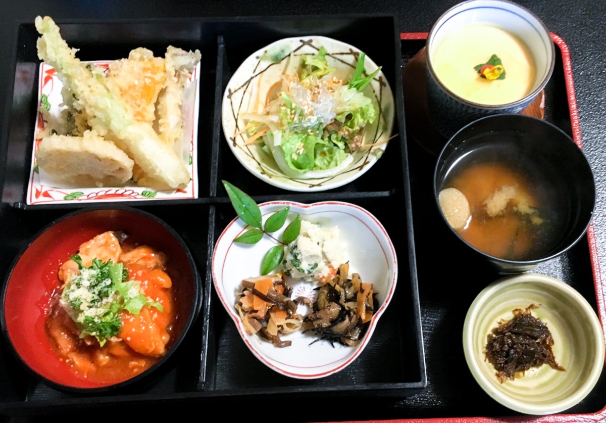 Taste real local Miyagi food: Manmatei Ran