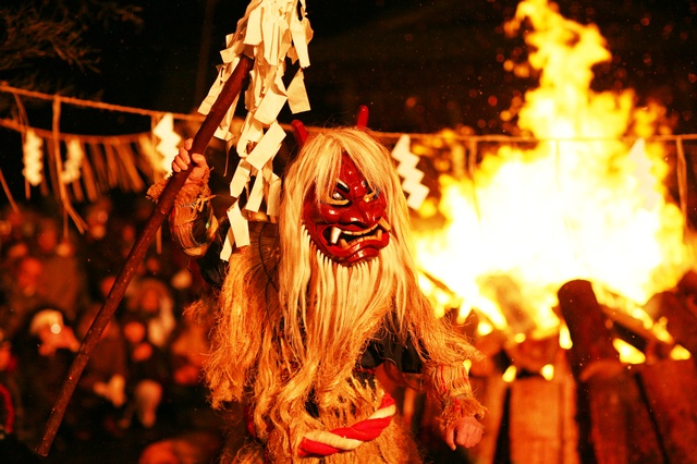 2. Namahage柴燈祭（秋田县）—  每年2月的第二个周五至周日