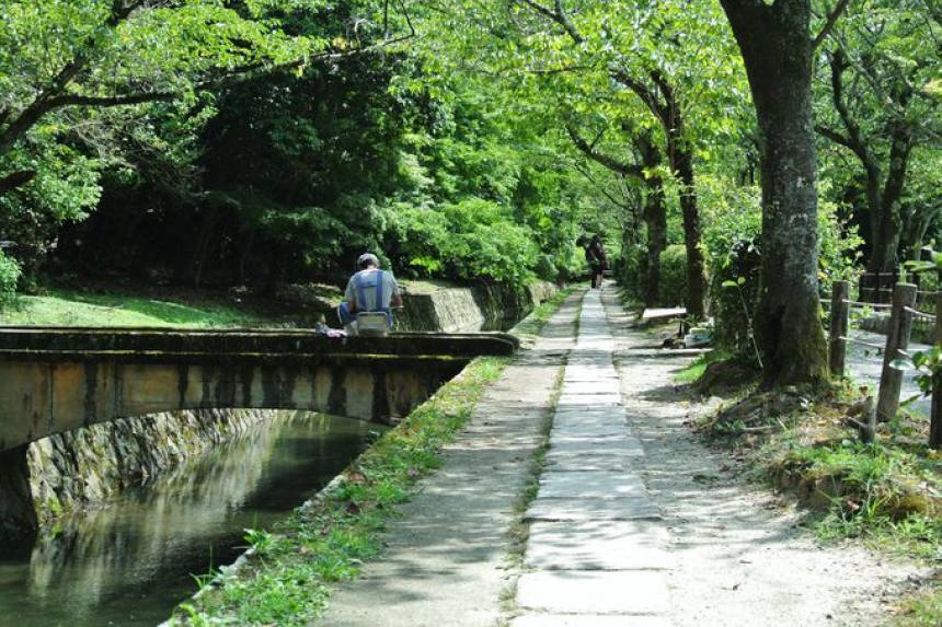 11. Café hopping along Tetsugaku no Michi