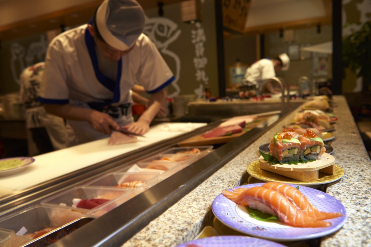 在日本经营了约100家店铺的回转寿司店--合点寿司