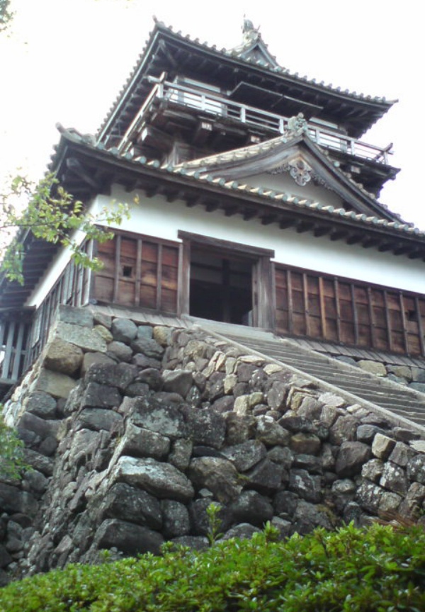 2. Maruoka Castle