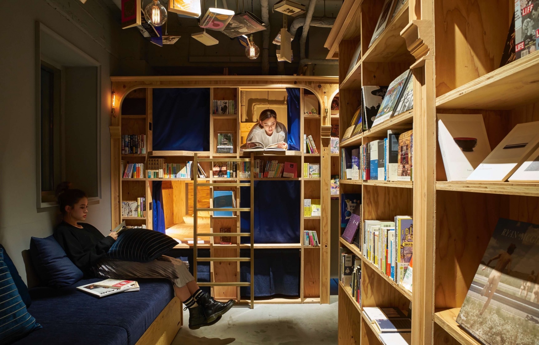 책 읽다 잠드는 감성 호텔: Book And Bed Tokyo