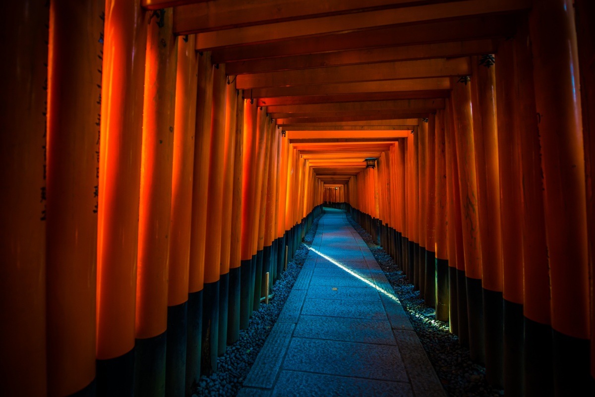 7. ศาลเจ้าฟูชิมิ อินาริ (Fushimi Inari Shrine)