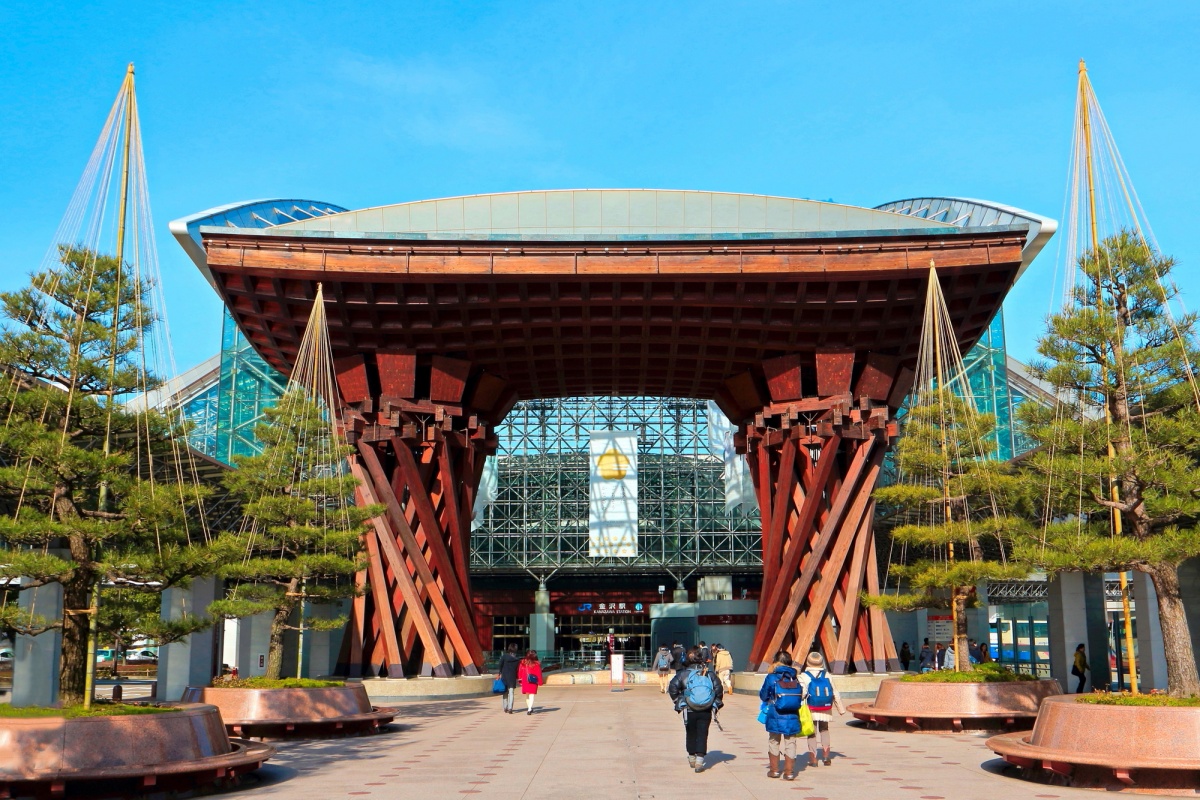 2. สถานีคานาซาว่า เมืองคานาซาว่า จังหวัดอิชิคาวะ (Kanazawa)