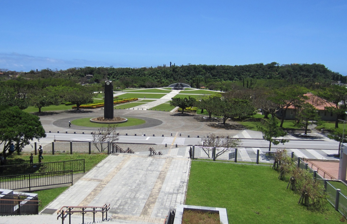 10. อนุสรณ์สถานสงครามโอกินาว่า (Okinawa Peace Memorials)