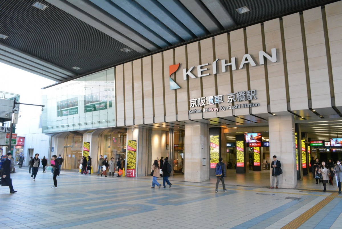 8. Keihan Mall Kyobashi ห้างใหญ่ที่เป็นส่วนหนึ่งของสถานีรถไฟในโอซาก้า