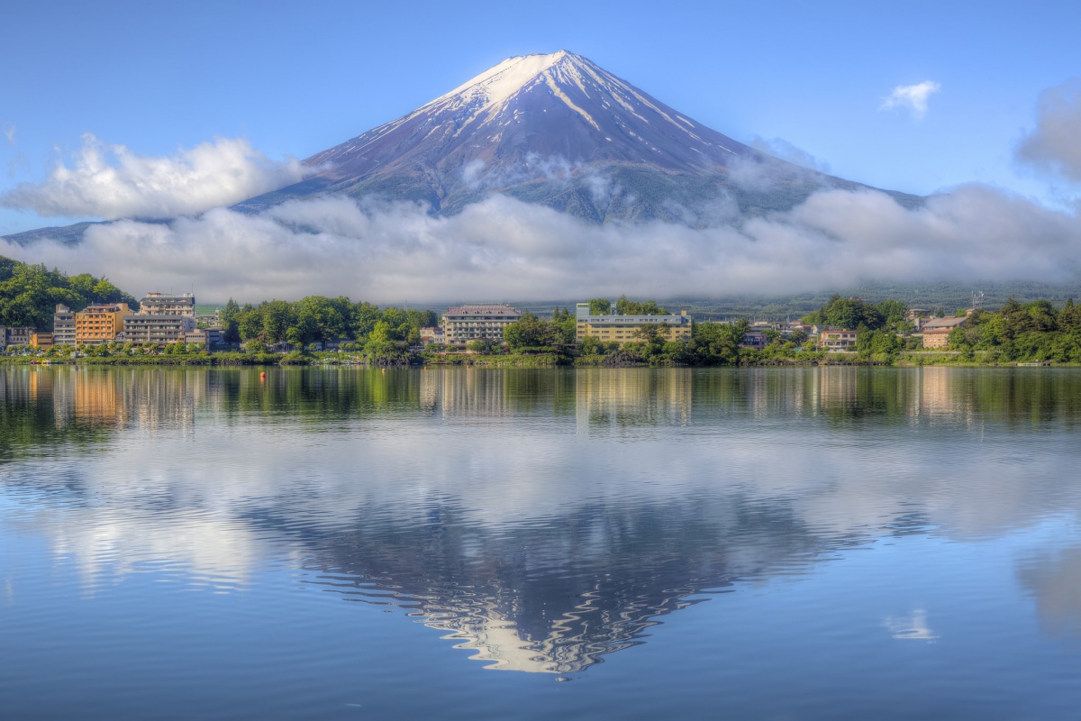 A Stunning View of Mount Fuji