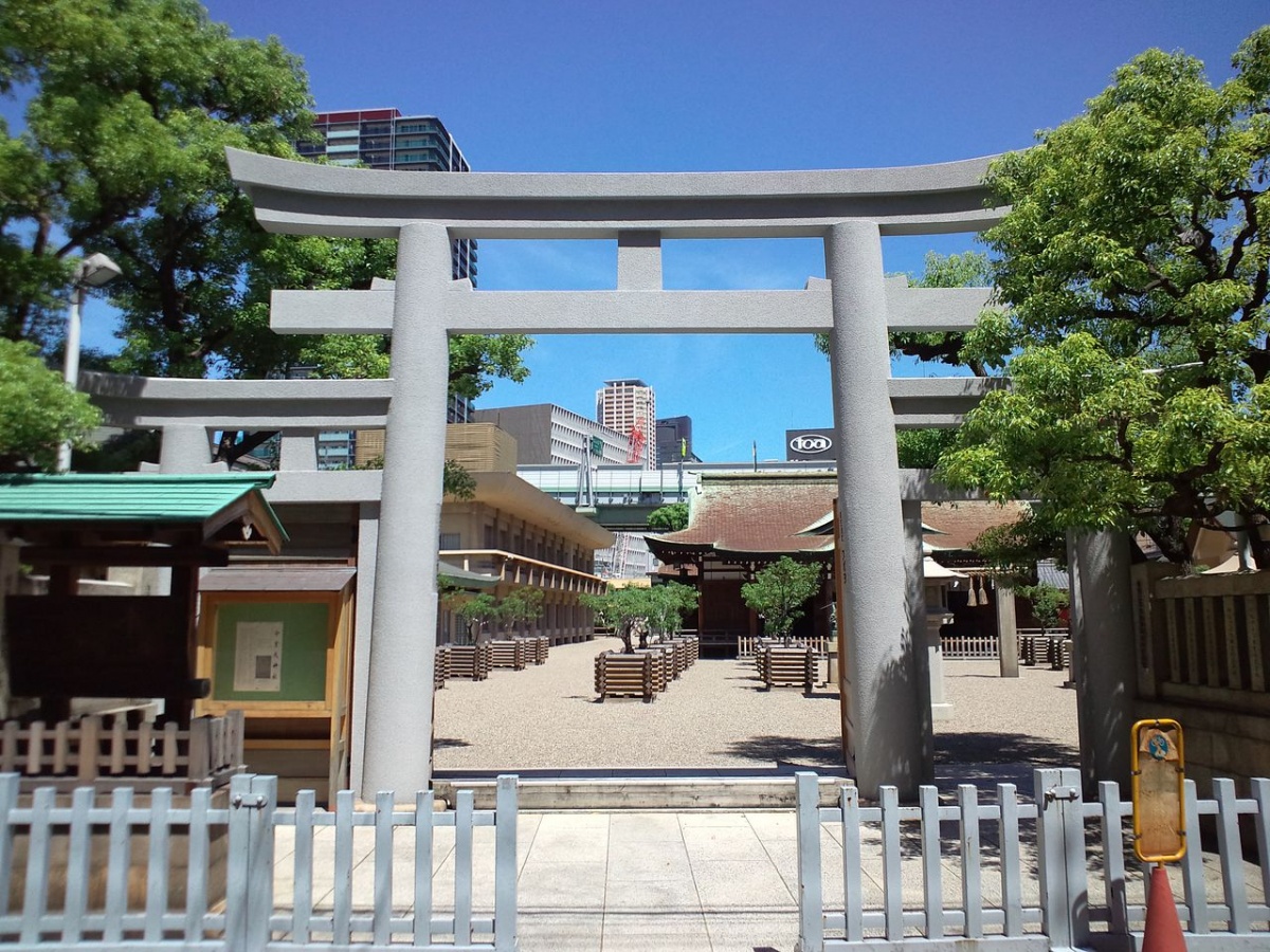 2. ศาลเจ้าอิมามิยะ เอบิสุ ศาลเจ้าประจำเมืองโอซาก้า (Imamiya Ebisu Shrine)