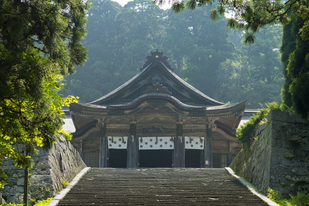 9. ศาลเจ้าโอกะมิยามะ (Ogamiyama Shrine)